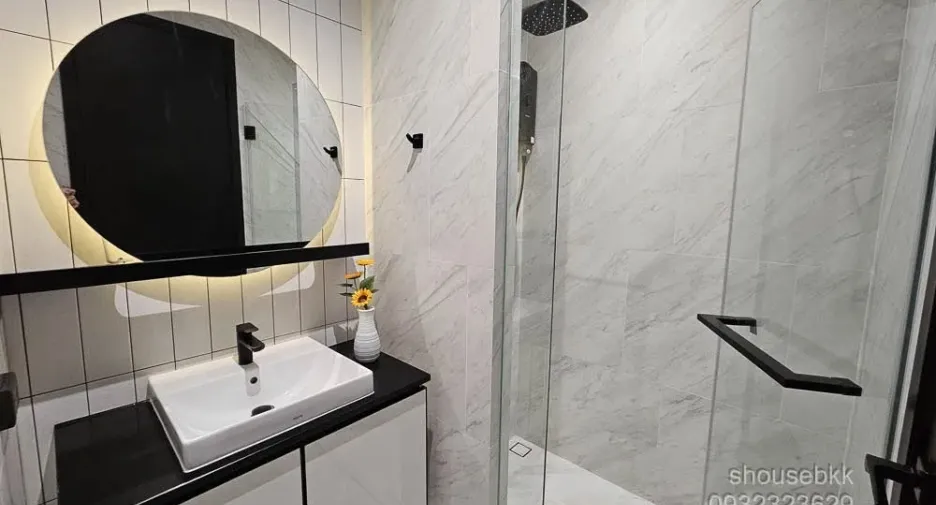 For rent 1 bed condo in Khlong San, Bangkok
