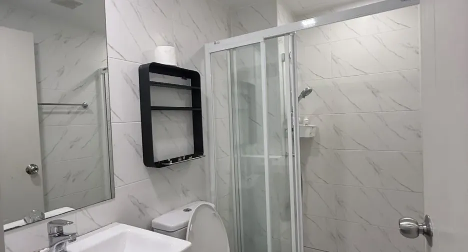 For rent 2 bedrooms condo in Wang Thonglang, Bangkok