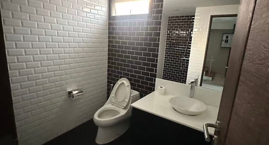 For rent 3 ベッドルーム office in Min Buri, Bangkok