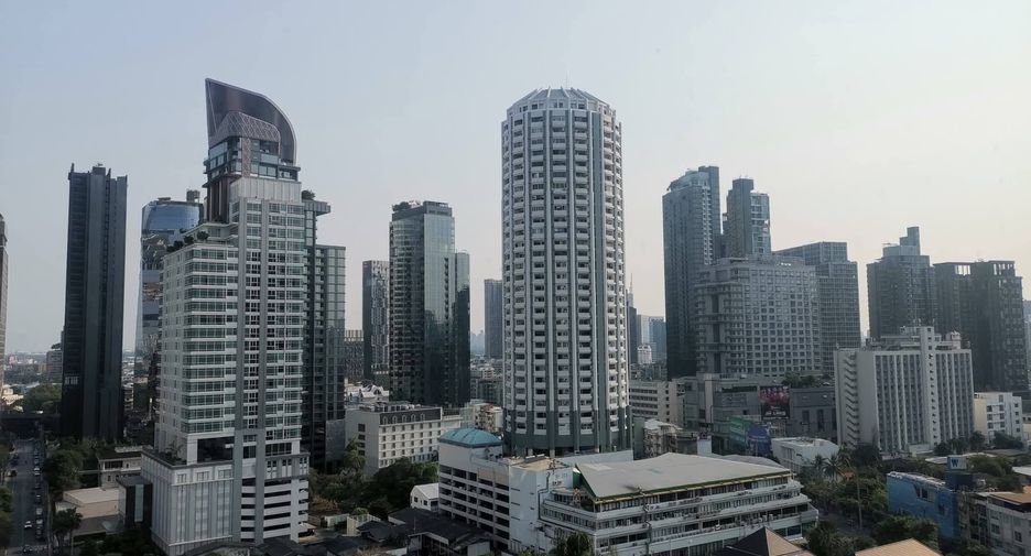 For rent 2 bedrooms condo in Watthana, Bangkok
