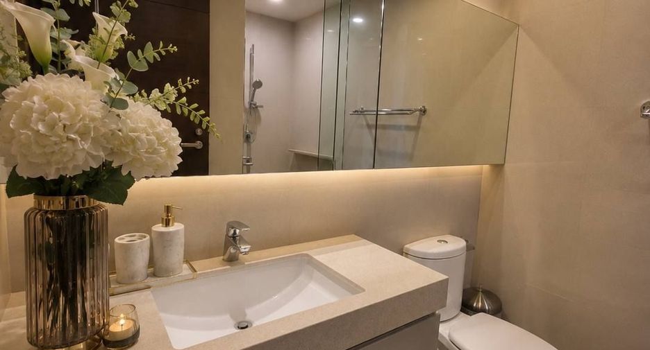 For rent 2 bedrooms condo in Watthana, Bangkok