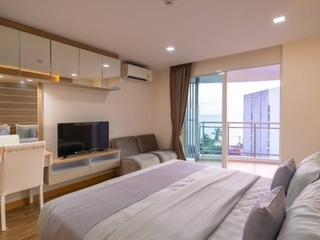 For sale 3 bedrooms condo in Na Jomtien, Pattaya