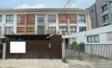 For sale 3 bedrooms townhouse in Prawet, Bangkok