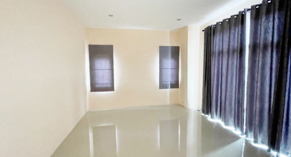 À vendre 1 chambre maison à Mueang Chon Buri, Chonburi