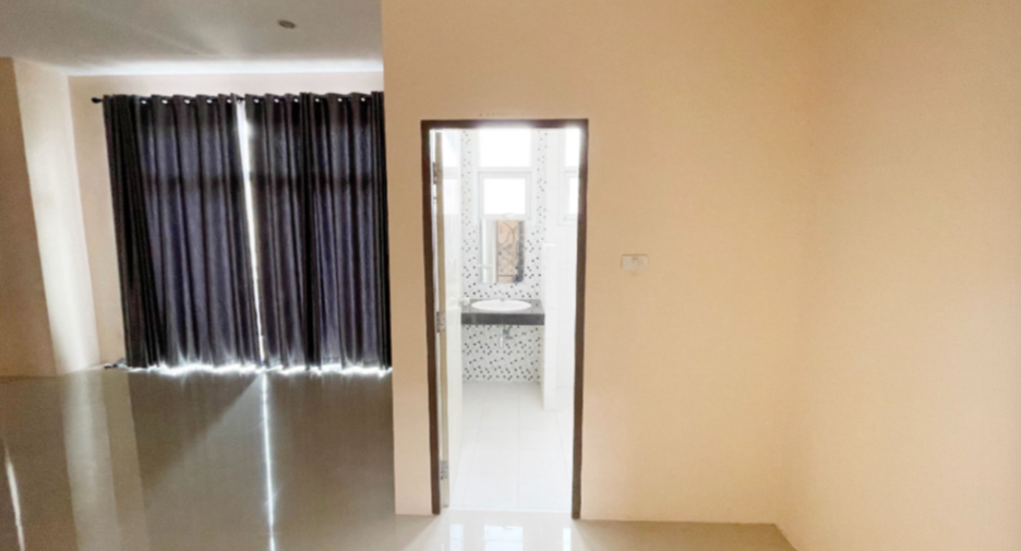 À vendre 1 chambre maison à Mueang Chon Buri, Chonburi