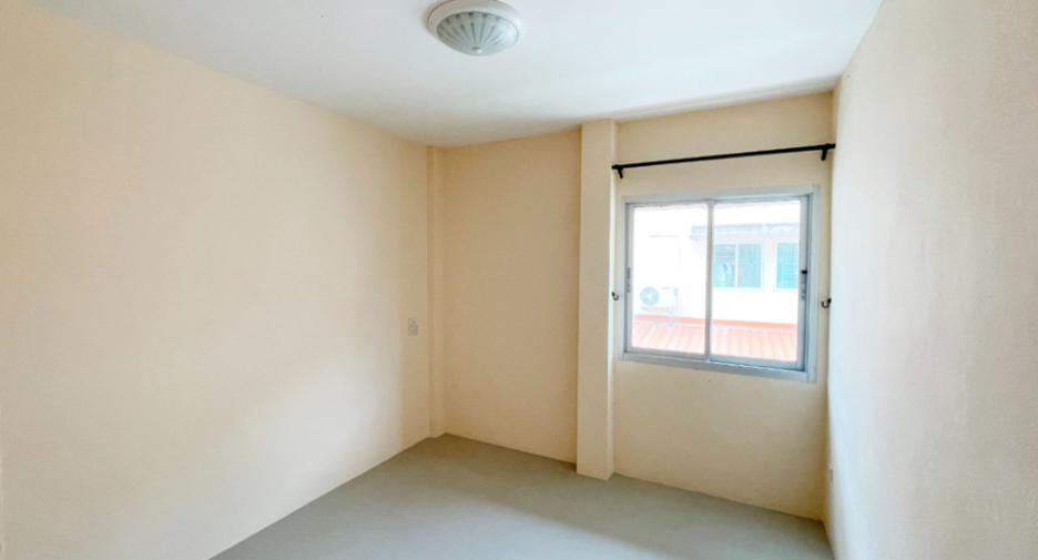 À vendre 1 chambre maison à Mueang Chon Buri, Chonburi