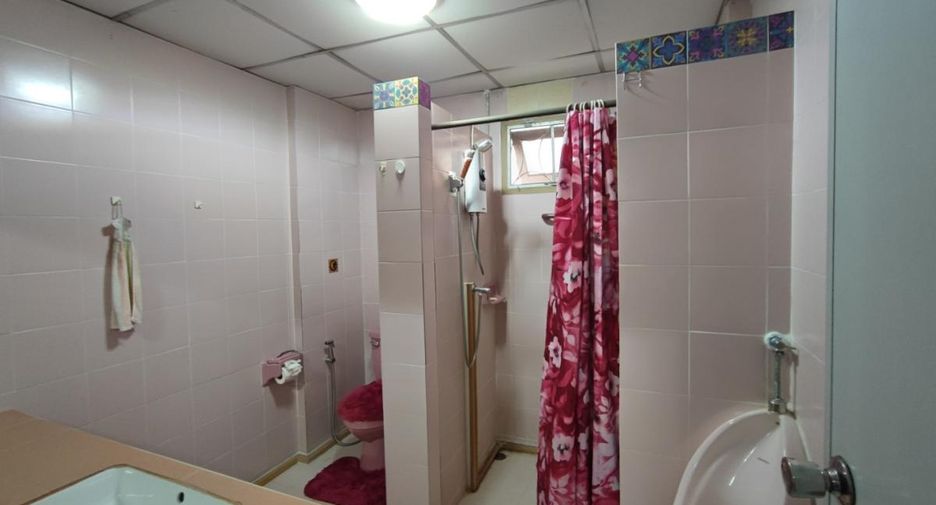 Haus zum Kauf mit 5 Zimmer in Bang Phlat, Bangkok