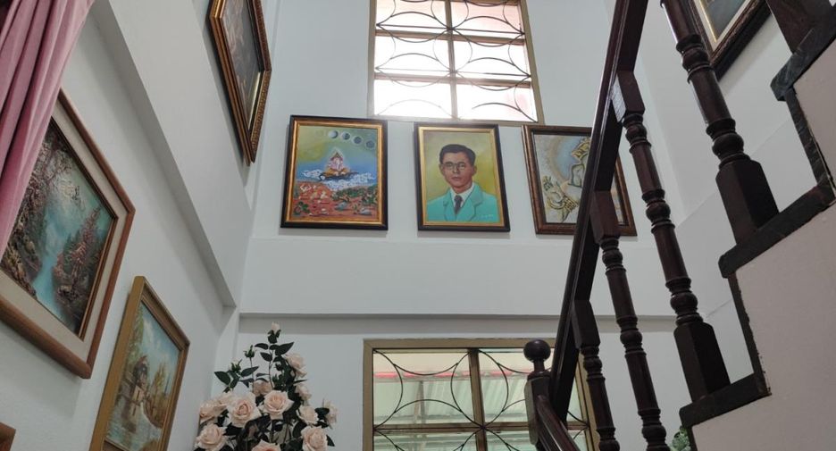 Haus zum Kauf mit 5 Zimmer in Bang Phlat, Bangkok
