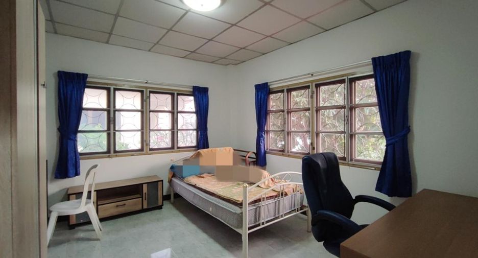 Haus zum Kauf mit 5 Zimmer in Bang Phlat, Bangkok