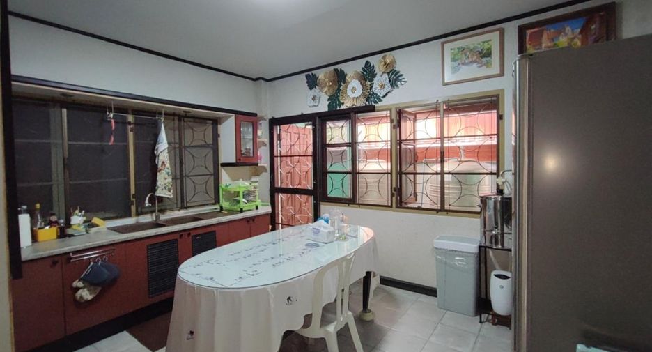 Haus zum Kauf mit 5 Zimmer in Bang Phlat, Bangkok