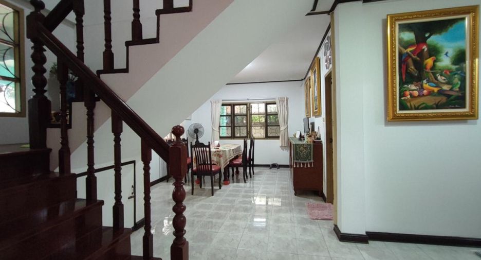 Haus zum Kauf mit 5 Zimmer in Bang Phlat, Bangkok