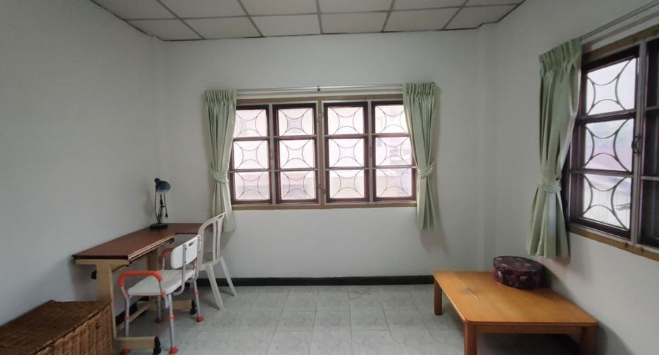 Haus zum Kauf mit 5 Zimmer in Bang Phlat, Bangkok