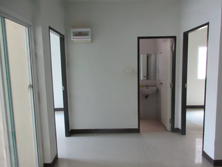 出售 2 卧室 独立屋 在 Nikhom Phatthana, Rayong