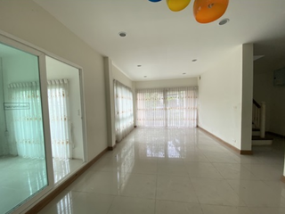 出售 3 卧室 独立屋 在 Si Racha, Chon Buri