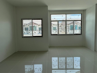 出售 3 卧室 联排别墅 在 Mueang Chon Buri, Chon Buri