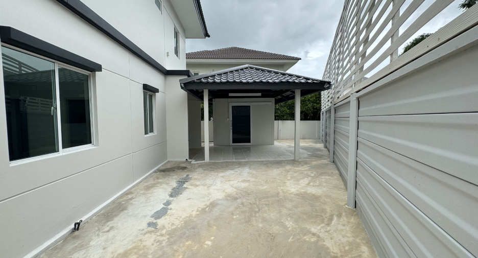For sale 3 ベッドルーム house in Mueang Chon Buri, Chonburi