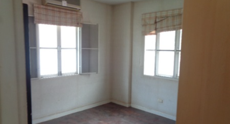 For sale 3 ベッドルーム house in Bang Khun Thian, Bangkok
