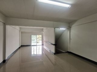 For sale 1 bed retail Space in Saraphi, Chiang Mai
