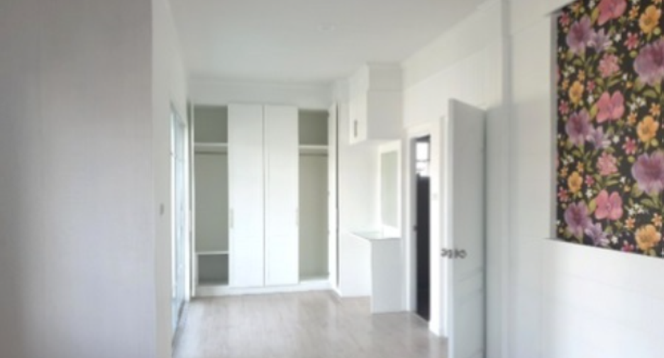 For sale 4 bedrooms house in East Pattaya, Pattaya