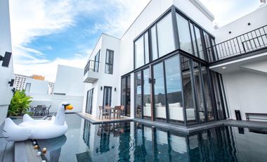 For rent 4 bedrooms villa in Bang Lamung, Chonburi