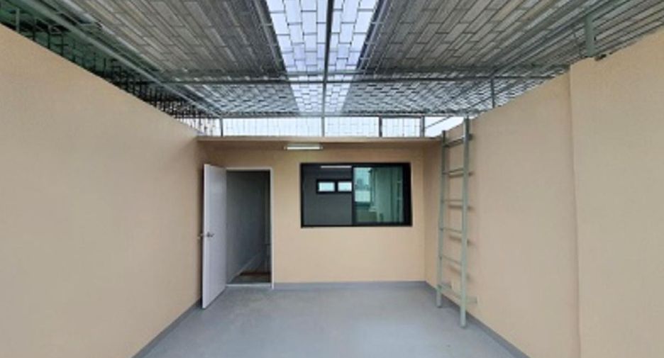 Gewerbefläche zum Kauf mit 1 Zimmer in Thon Buri, Bangkok