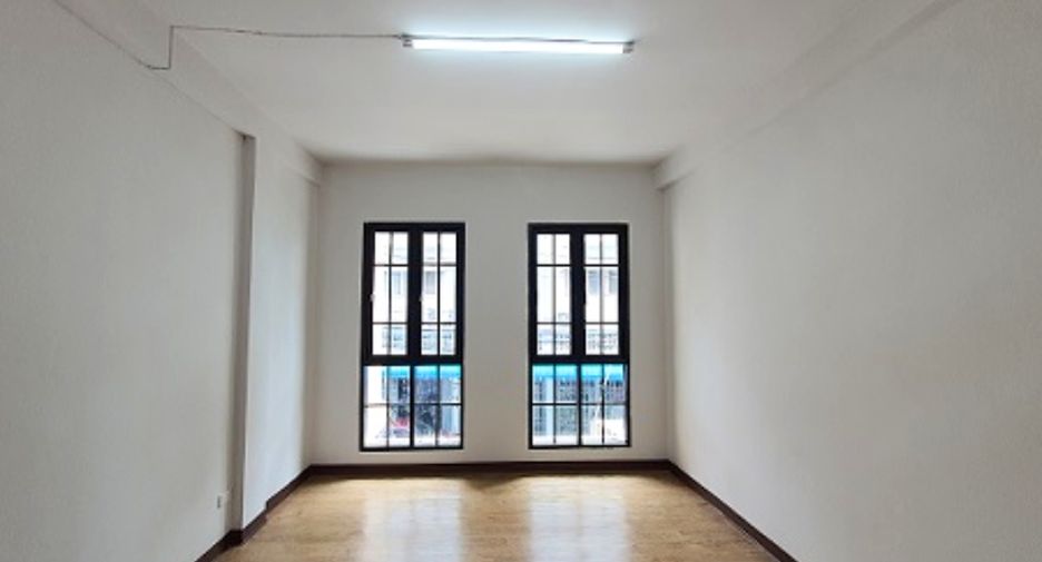 Gewerbefläche zum Kauf mit 1 Zimmer in Thon Buri, Bangkok