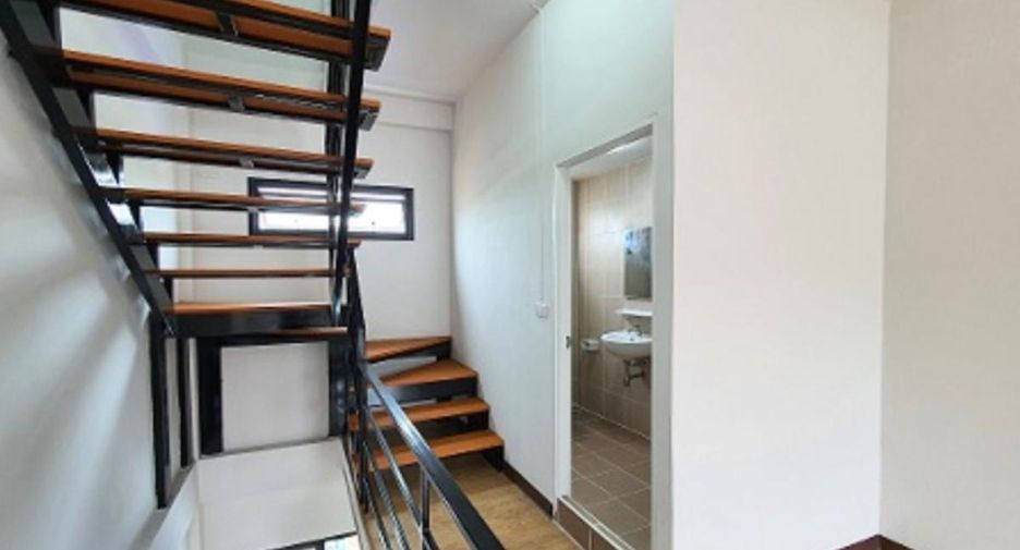 Gewerbefläche zum Kauf mit 1 Zimmer in Thon Buri, Bangkok