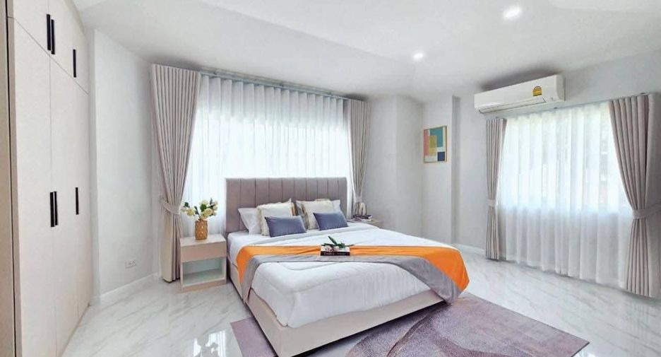 For sale 4 bedrooms house in Bang Lamung, Chonburi