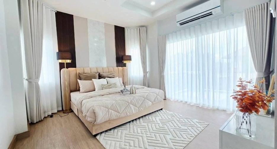 For sale 4 bedrooms house in Bang Lamung, Chonburi