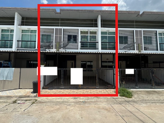 For sale 3 ベッドルーム townhouse in Pluak Daeng, Rayong