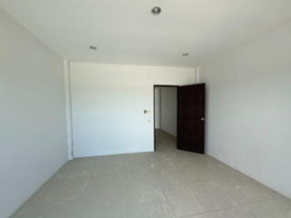 À vendre 2 chambres local commercial à Mueang Rayong, Rayong