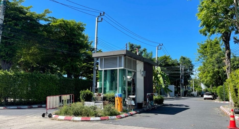 For sale 3 bedrooms house in Don Mueang, Bangkok