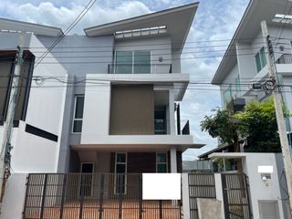 For sale 3 bedrooms house in Don Mueang, Bangkok
