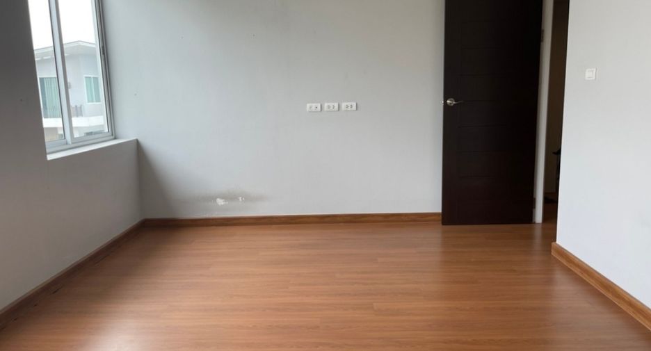 For sale 3 bedrooms house in Don Mueang, Bangkok