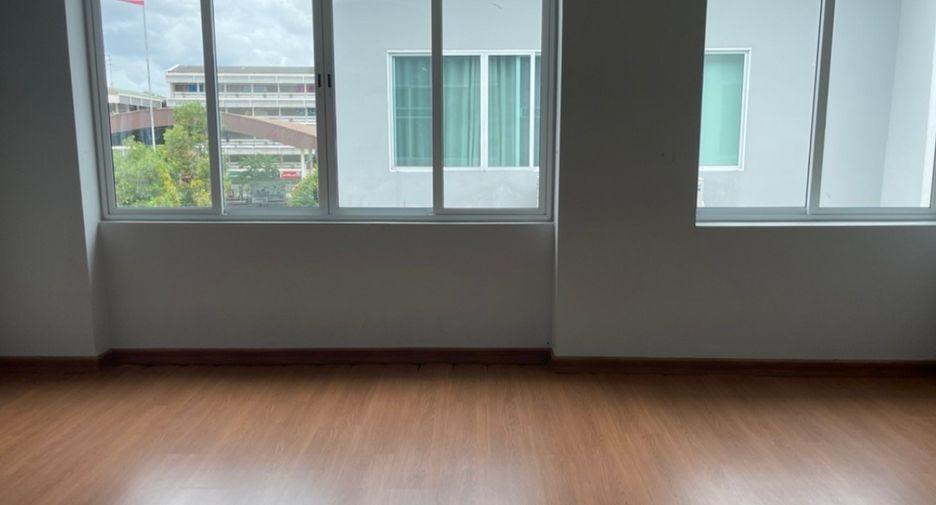 For sale 3 bedrooms house in Don Mueang, Bangkok