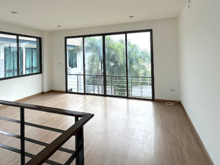 For sale 4 bedrooms house in Mueang Nakhon Ratchasima, Nakhon Ratchasima