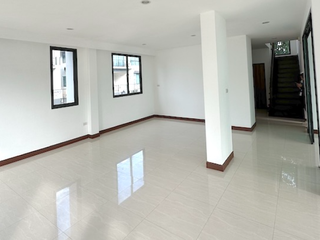 For sale 4 bedrooms house in Mueang Nakhon Ratchasima, Nakhon Ratchasima
