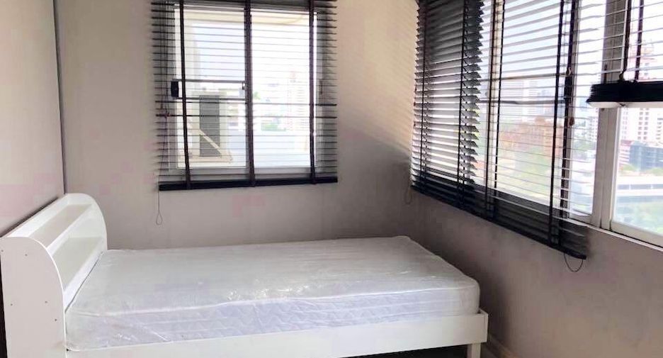 For rent 2 bedrooms condo in Watthana, Bangkok