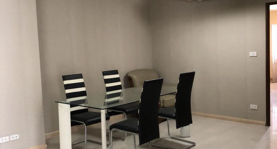 For rent 2 bedrooms condo in Watthana, Bangkok