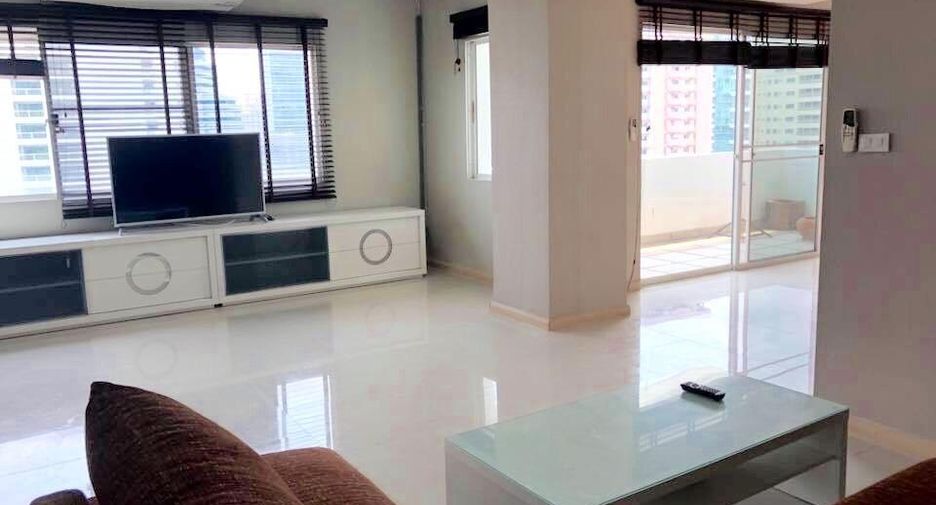 For rent 2 bedrooms condo in Watthana, Bangkok