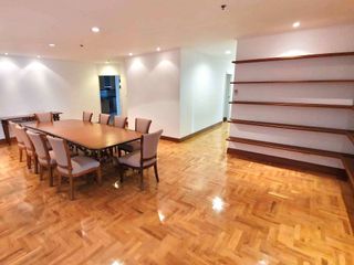 For rent 3 bedrooms condo in Watthana, Bangkok
