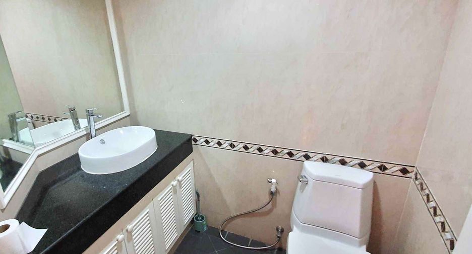 For rent 3 bedrooms condo in Watthana, Bangkok