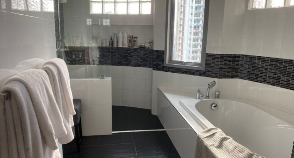 ให้เช่า 3 ห้องนอน คอนโด ใน วัฒนา, กรุงเทพฯ