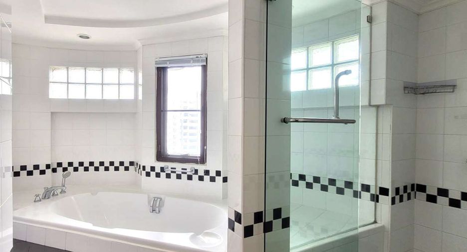 For rent 3 bedrooms condo in Watthana, Bangkok