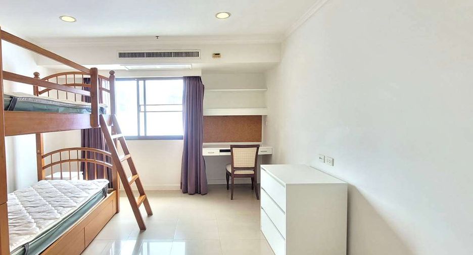 For rent 3 bedrooms condo in Watthana, Bangkok
