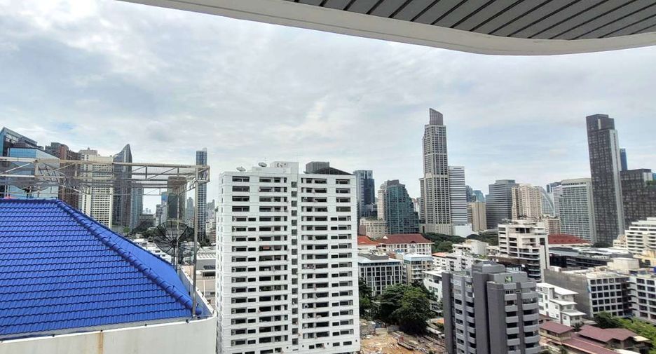 For rent 3 bedrooms condo in Watthana, Bangkok