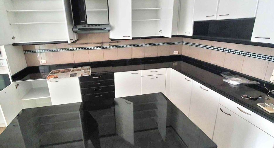 For rent 3 bedrooms condo in Watthana, Bangkok