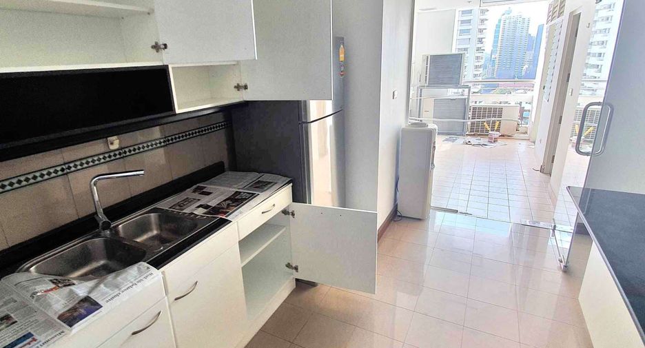 For rent 3 bedrooms condo in Watthana, Bangkok