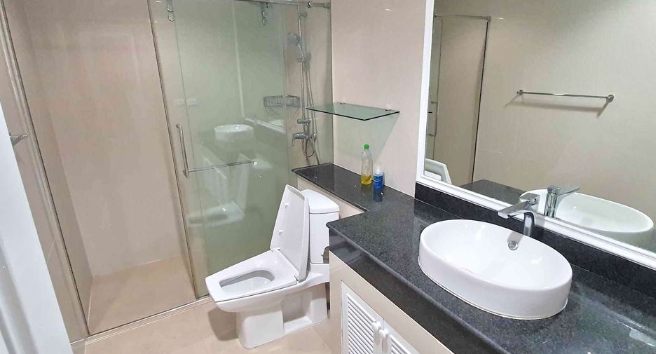 For rent 3 bedrooms condo in Watthana, Bangkok
