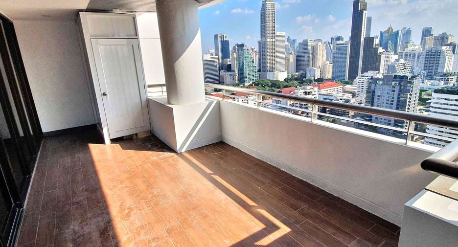 For rent 3 bedrooms condo in Watthana, Bangkok